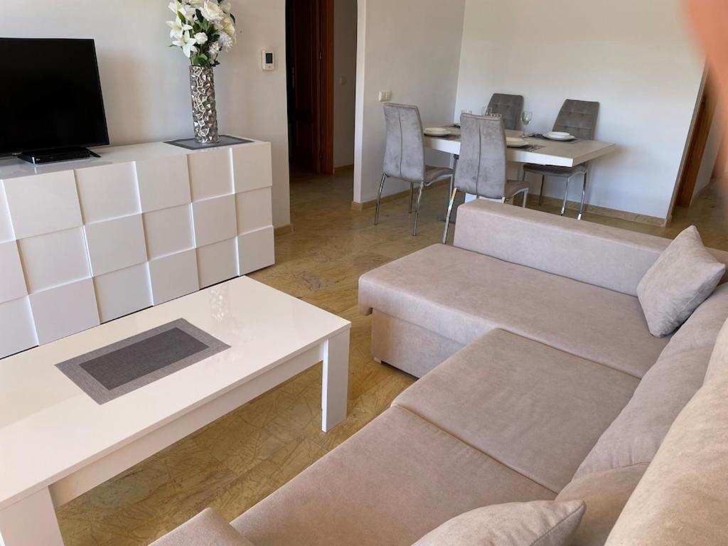A Stunning 2 Bedroom Apartment 5 Min Walk To The Beautiful Beaches Of Vera Playa Playas de Vera ภายนอก รูปภาพ